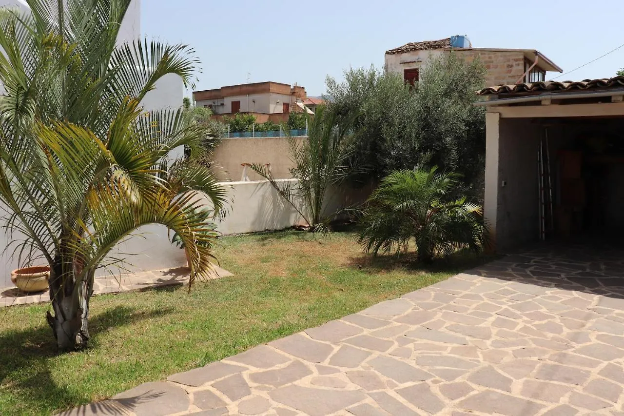 Villa Mansarda Con Giardino à Cinisi Italie